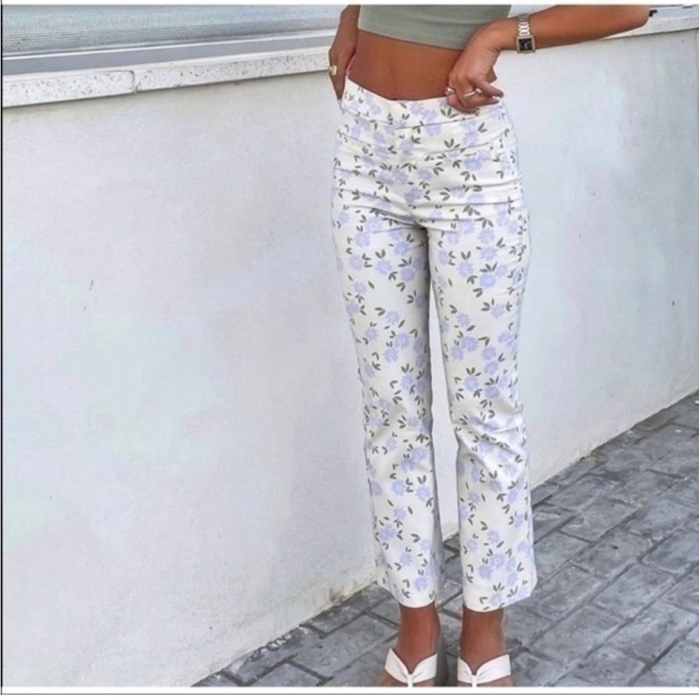 Zara Floral Stretch Floral White and Purple Patterned Flare Pants sz XL